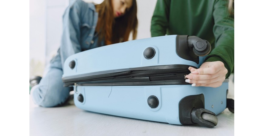 How to repair a broken zipper on your luggage or suitcase