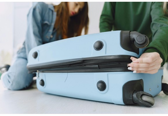 How to repair a broken zipper on your luggage or suitcase